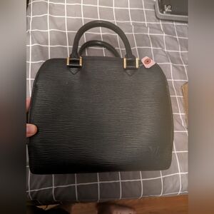 Louis Vuitton epi pont neuf